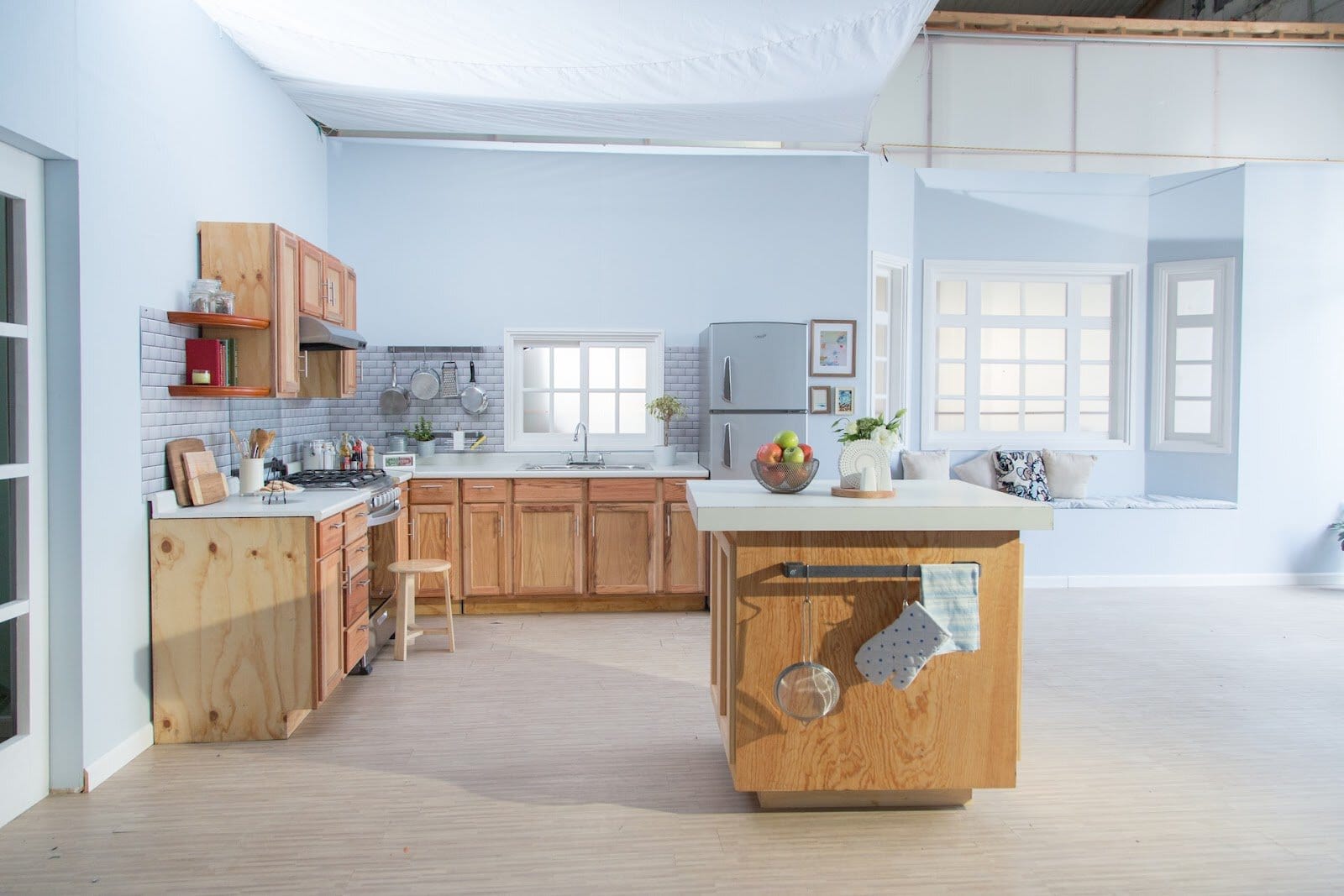 A Complete Guide On How To Fix Faded Kitchen 2024